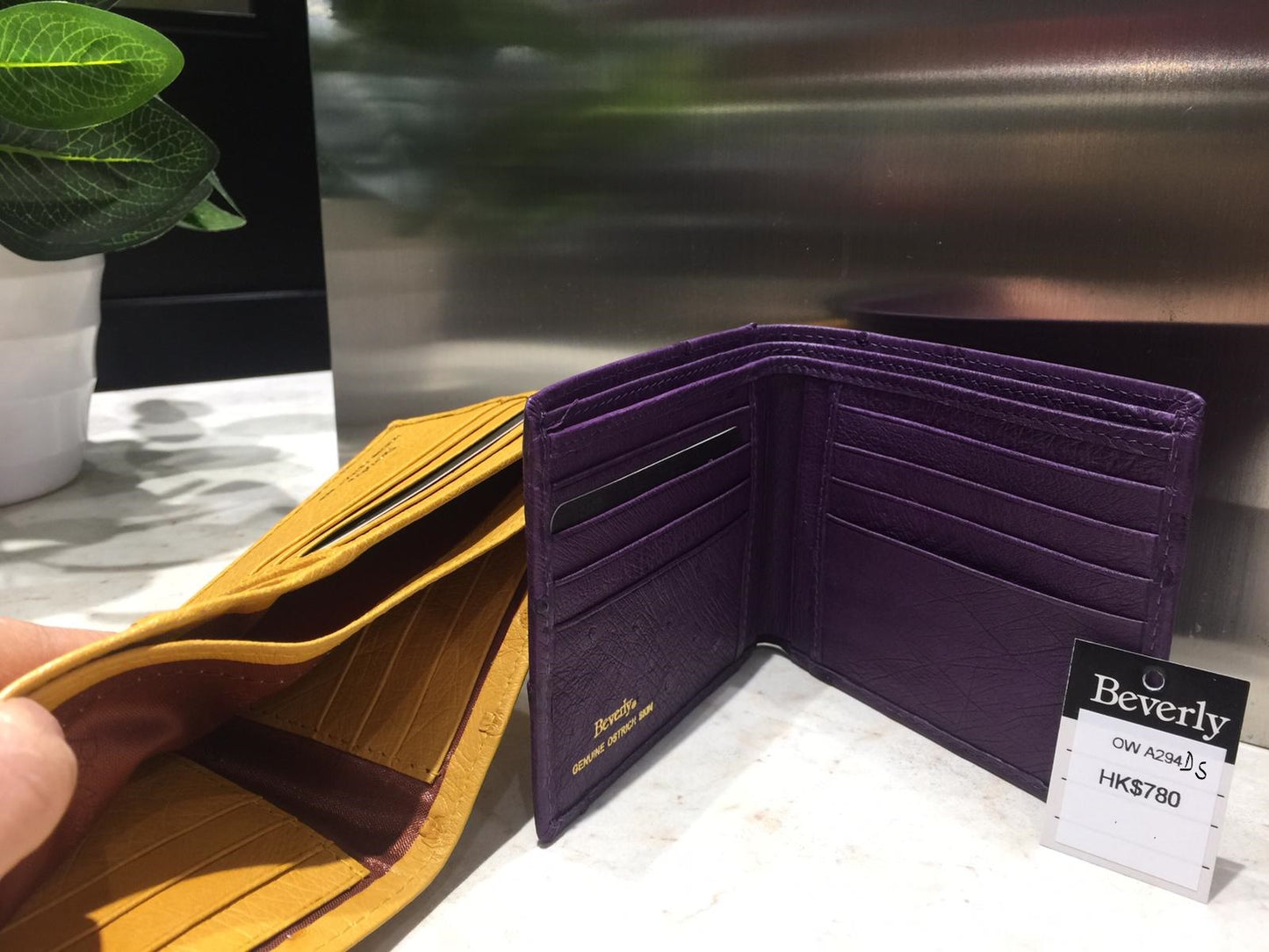 A294DS Bifold Wallet in Ostrich Leather